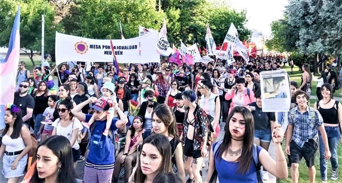 Marcha del Orgulo LGBTIQ+ en Neuquén. Fuente: (Facebook).