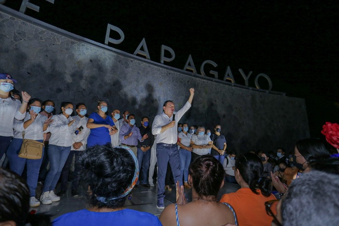 Javier Saldaña, en un acto el 25 de mayo de 2023, al concluir las votaciones para la Rectoría de la UAGro