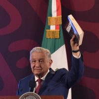 ¿Censura a AMLO? Esto dice el proyecto del magistrado del TEPJF sobre el libro “¡Gracias!”