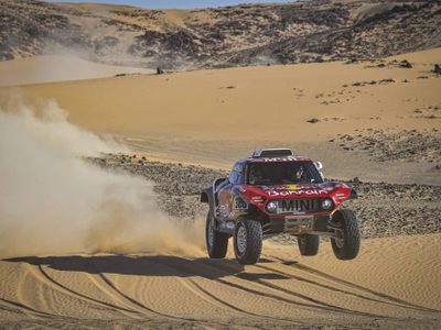 La tremenda lucha entre Sainz, Al Ittiyah y Peterhansel en la definición del Dakar