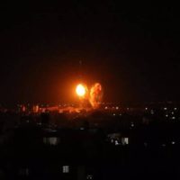 Israel dispara cohetes contra la Franja de Gaza en respuesta al lanzamiento de globos incendiarios