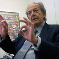 Cuando González de León recibió la medalla Bellas Artes