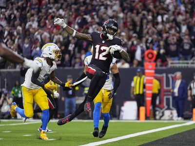 Texans interceptan 4 pases de Herbert y vencen 32-12 a Chargers en ronda de comodines