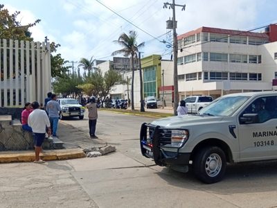 Ataque armado en oficina de Coatzacoalcos deja cuatro muertos y dos mujeres heridas