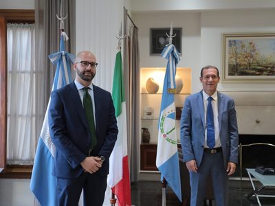 Omar Gutiérrez se reunió con el cónsul general de Italia, Samuele Fazzi