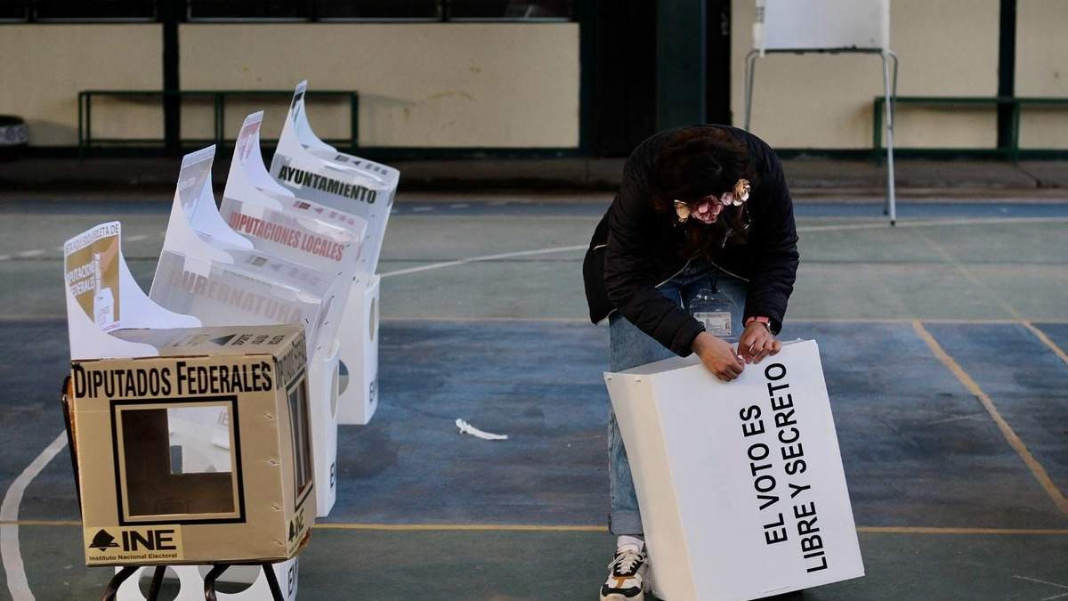Instalación de urnas y casillas electorales en Jacona, Michoacán