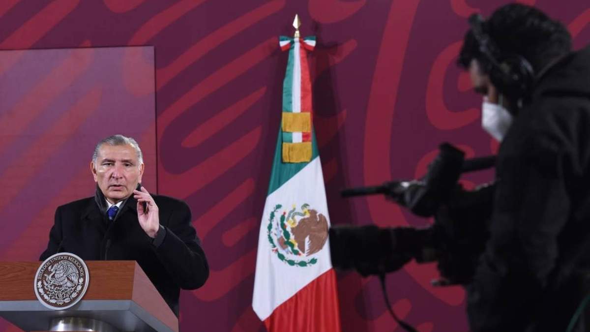 El titular de Segob habló sobre la carrera por la sucesión presidencial