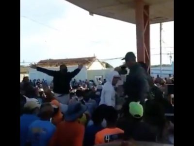 Pescadores se enfrentan en Campeche; hay tres lesionados
