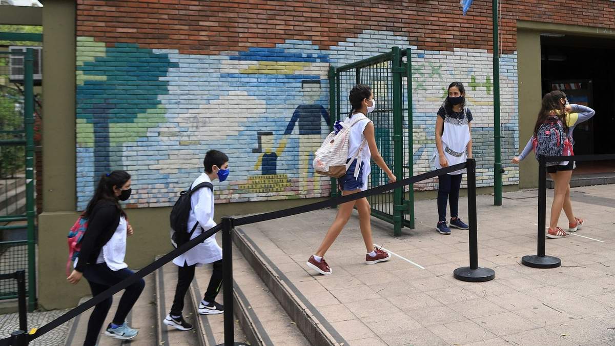 Las escuelas de Neuquén están en la mira. Fuente: (Twitter)