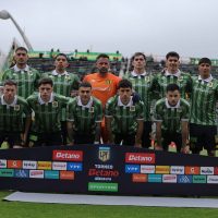 Aldosivi volvió a ganar, ahora ante Huracán, y todavía da pelea