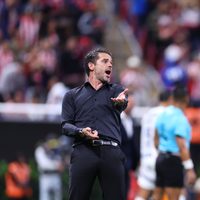 ¿Lo banca el plantel de Chivas?: los jugadores y un mensaje para Fernando Gago ante su salida a Boca