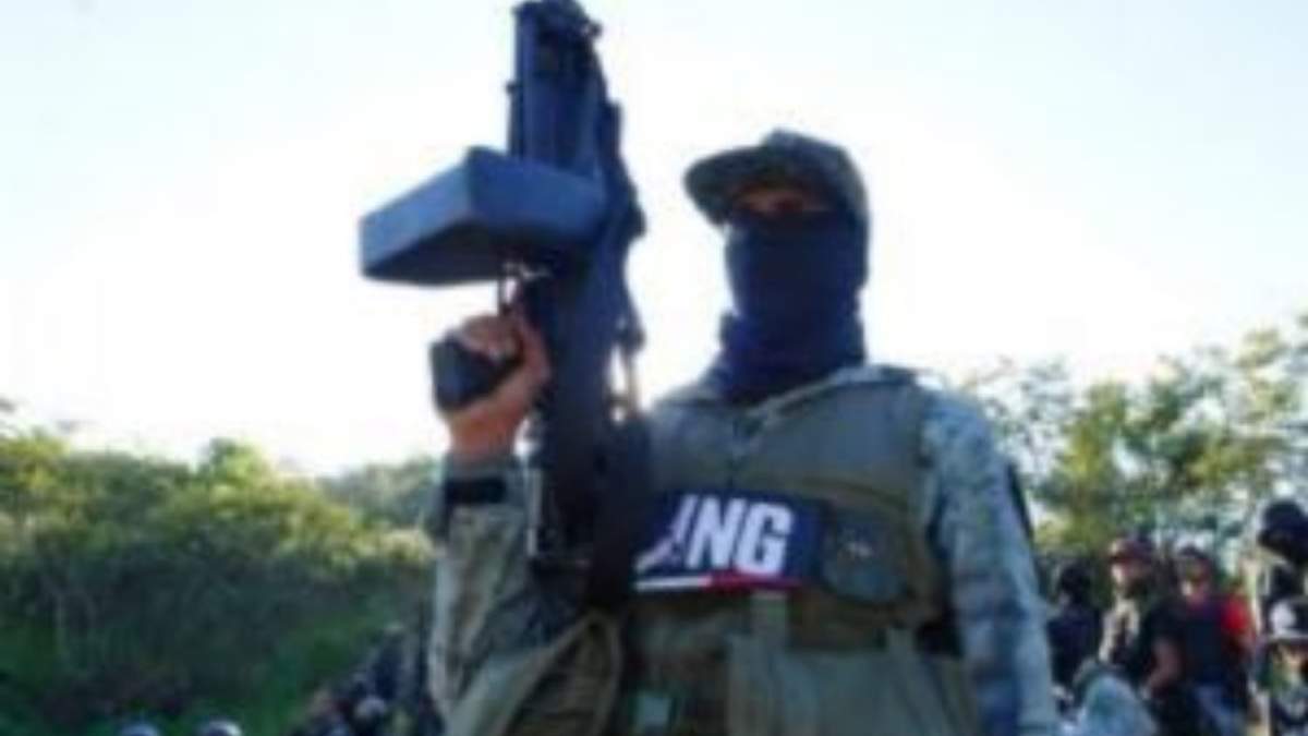 En Uruapan, Michoacán, el homicidio de Carlos Manzo implicó el reclutamiento de jóvenes y un ofrecimiento de 2 millones de pesos por parte del CJNG.