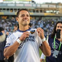 "Chicharito" Hernández contribuyó con un gol en la victoria 2-1 del Galaxy sobre el LAFC de Vela