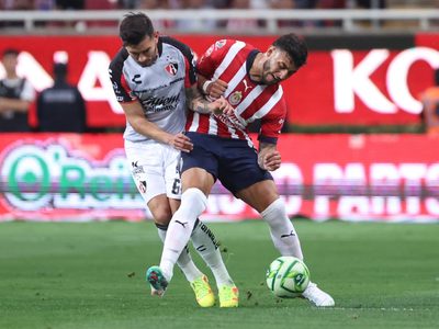 Chivas gana 1-0 a Atlas y avanza a semifinales de la Liga MX