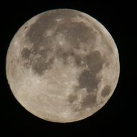 La NASA lo confirma: hay agua en la superficie de la Luna