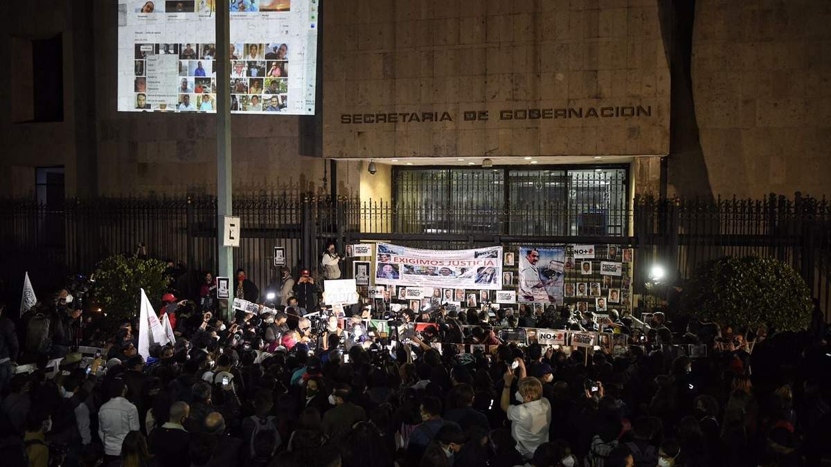 La protesta de periodistas en Segob