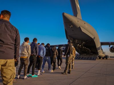 Departamento de Estado de EU afirma que deportaron a 2 mil personas migrantes a México