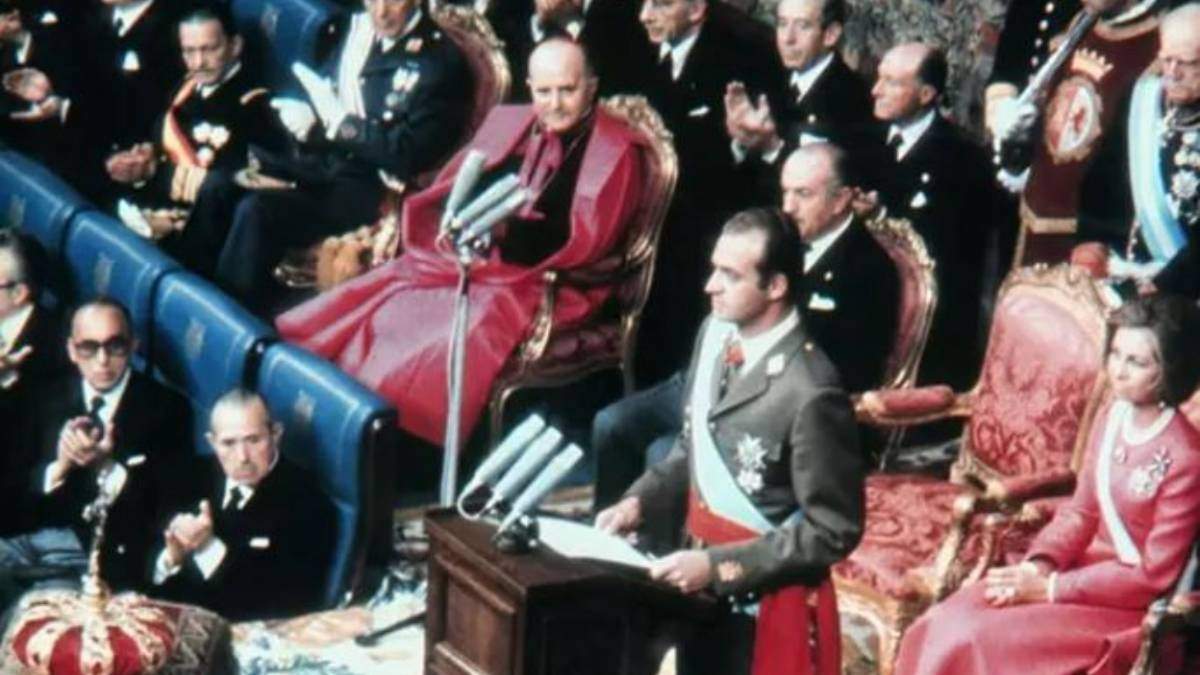 Juan Carlos de Borbón durante su discurso de toma posesión como Rey, el 22 de noviembre de 1975