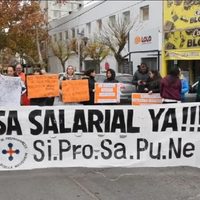 Profesionales de la salud de Neuquén levantaron las medidas de fuerza y pidieron abrir negociaciones salariales
