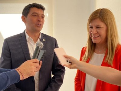 Finalmente, se concretó el encuentro entre Koopmann y Gloria Ruiz por la transición legislativa