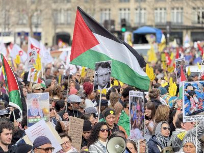 Miles de personas denuncian el auge del racismo y la extrema derecha en Francia
