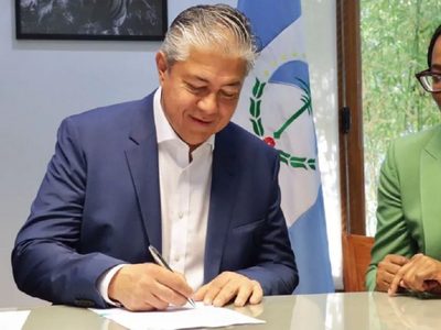 El Gobierno de Neuquén formalizó el contrato para el crédito de 100 millones de dólares de la CAF