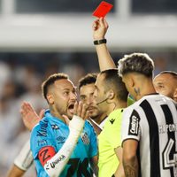 Escandalosa expulsión: Neymar tuvo un polémico regreso y el Santos quedó en zona de descenso