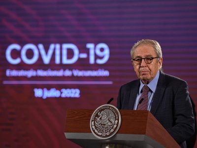 Jorge Alcocer aseguró que no se puede cancelar el servicio social de pasantes de medicina