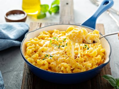 Llevá tus clásicos fideos a otro nivel con estos tremendos macarrones con queso: el secreto para una cremosidad absoluta