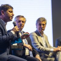 Kicillof recibe apoyo para convertir a Buenos Aires en una provincia petrolera