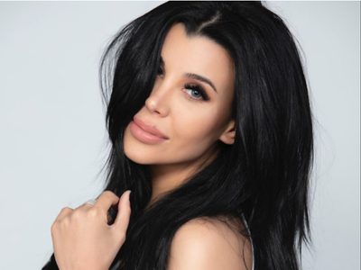 Única en el mundo: Charlotte Caniggia se animó a vestir un jugado outfit en la web
