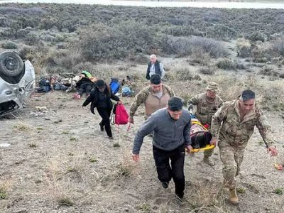 Efectivos del Ejército asistieron a una familia que se accidentó en la ruta 40 cerca de Junín de los Andes