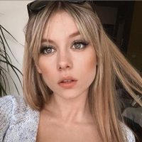 ¿Así o más? Ester Expósito no puede frenar la melancolía y le dio esta muestra de amor a Danna Paola