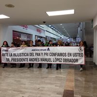 Trabajadores de Mexicana piden a AMLO solucionar el conflicto laboral