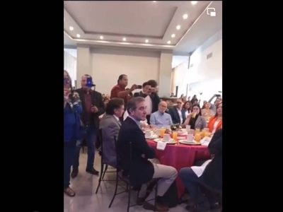 Increpan a Córdova y Murayama en un evento de Coparmex, en Mexicali (Video)