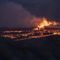 Alerta en Islandia por erupción de volcán