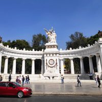 Borran las pintas en monumentos y mobiliario urbano tras la marcha