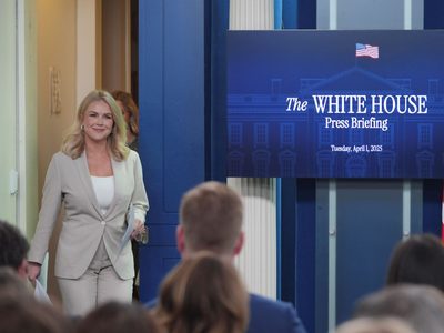 La Casa Blanca reitera que los aranceles de este miércoles "entrarán en vigor de inmediato"