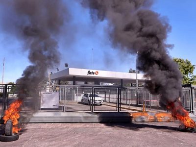 Conflicto por FATE: el Gobierno se reúne con la empresa y el gremio tras los despidos