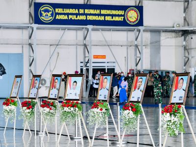 Indonesia rescatará los restos del submarino hundido en el fondo del mar