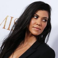 Kourtney Kardashian y un outfit “angelical” que hipnotizó a sus fans. ¡Hermosísima!
