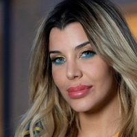 Se le fue la mano: Charlotte Caniggia quedó en evidencia debido a una foto con mucho retoque