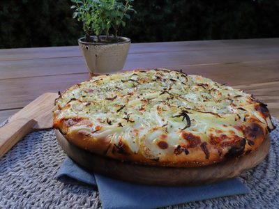 Fugazza casera, versión fácil y económica: una receta que no falla y que cuida tu bolsillo