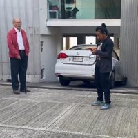 Chocó a tres autos, se dio a la fuga y terminó incrustado en un inmueble de la colonia Del Valle