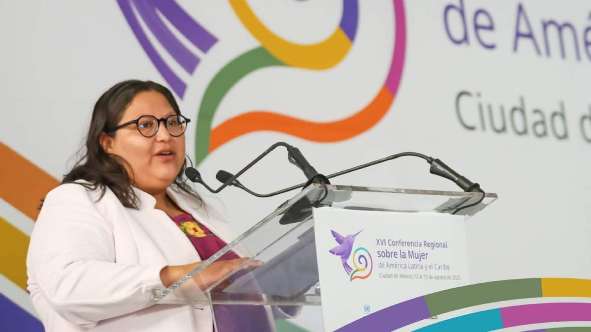 La secretaria de la Mujeres, Citlalli Hernández Mora, durante la Conferencia