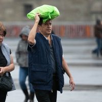 Vacaciones arrancan entre lluvias y calor: así impactarán de viernes a domingo en estas entidades