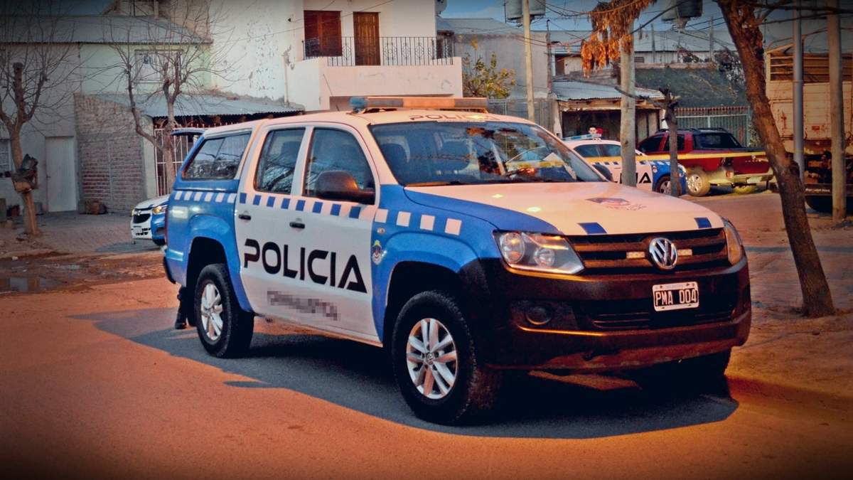 La policía en el barrio San Lorenzo Fuente: (Instagram)