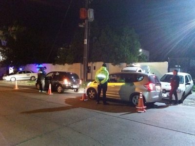 ¡Todas juntas!: detenido por manejar borracho, en contramano y transportando marihuana