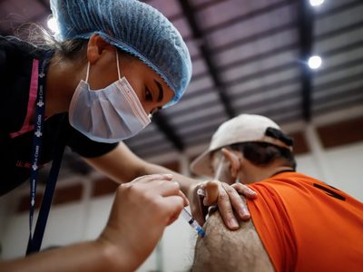Avances en la vacunación de Paraguay: ahora siguen las personas con comorbilidades