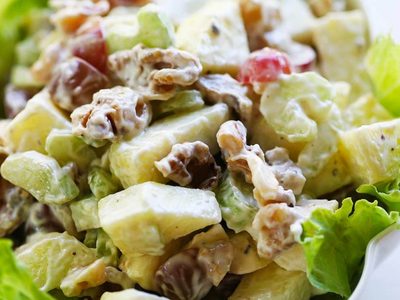 Ensalada Waldorf: una receta internacional que encanta por su frescura y sabores exóticos